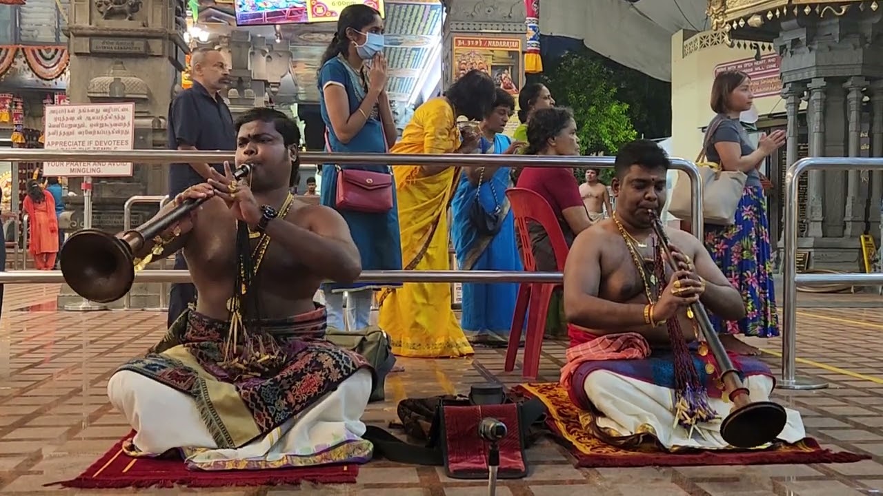 Kanda Naal Muthalai Kathal Perukuthadi