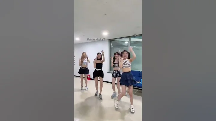 Yeji’s face after she almost fell 😂