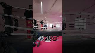 pull down hook punch kiatphontip 🥊#trainersam#sammartialarts #sampadwork#muaythai #kickboxing