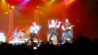 Yellowcard  Shrink The World  In Manila