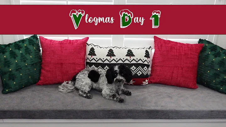 Vlogmas Day 1 - Decorating my office for Christmas!