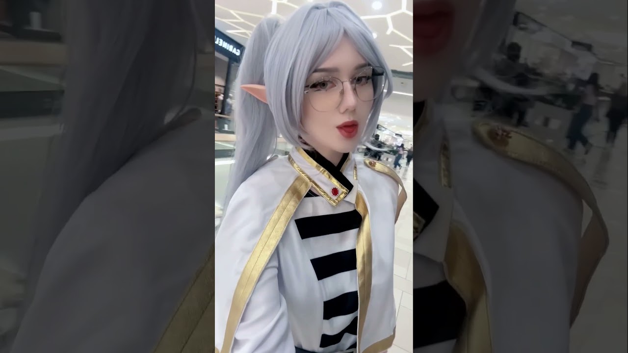 With Frieren at the mall #animecosplay #cosplay #cosplaygirl #frieren #frierenbeyondjourneysend
