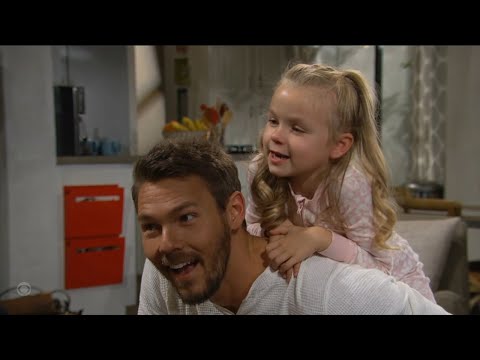 Liam Plays with Kelly on The Bold and the Beautiful (May 3, 2022) - YouTube