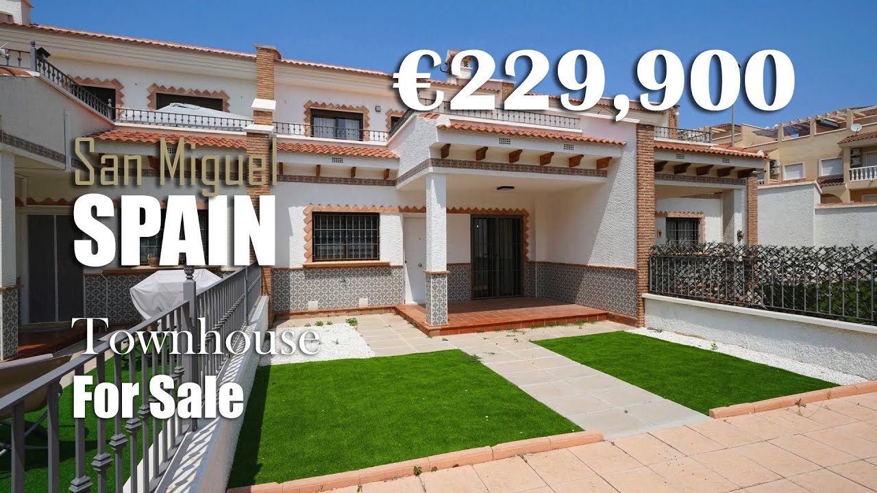 Отремонтированный таунхаус на продажу в резиденции Maria 21, Сан-Мигель-де-Салинас, Аликанте, Исп...