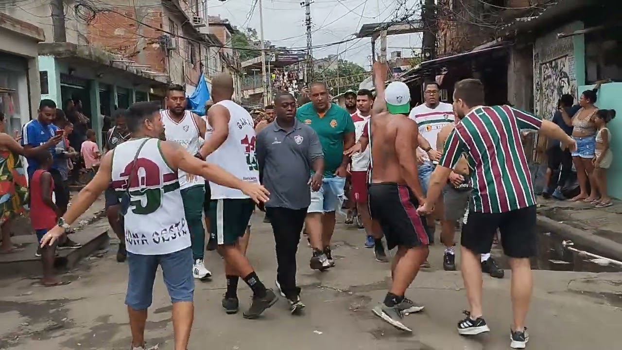 NA CAMINHADA DO TÍTULO FLU X BOCA
