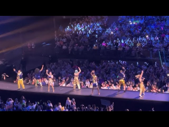 LikeMe Cast - Laat De Zon In Je Hart, Sportpaleis Antwerpen  LikeMeTheFinalConcert (14-1-2024) 