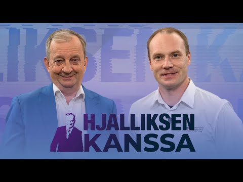 Hjalliksen kanssa: Jari-Matti Latvala