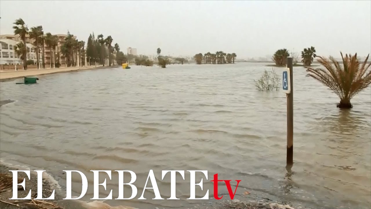 El temporal causa daños en playas de la costa de Granada