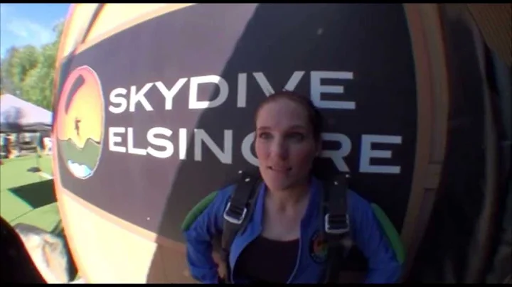Victoria Gaither   Skydiving at Skydive Elsinore