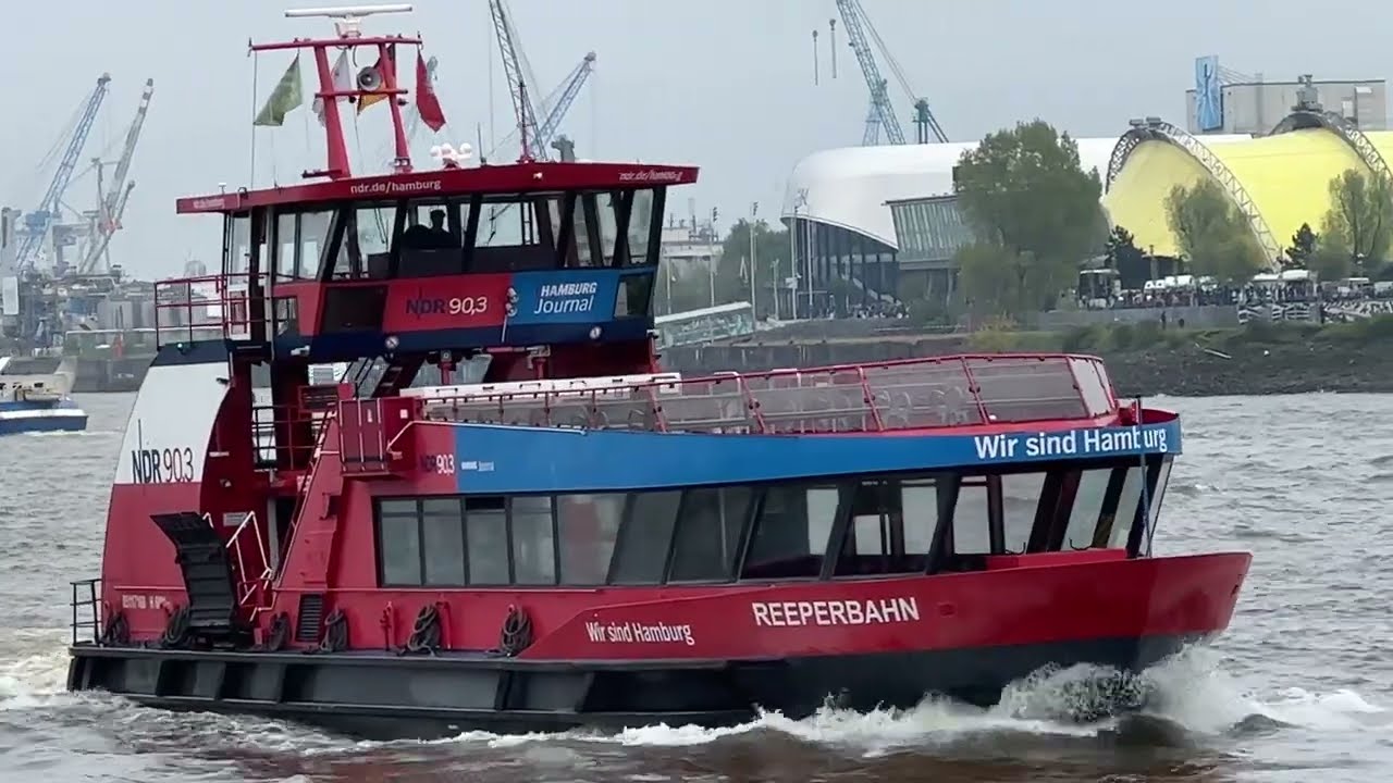 HADAG Hafenfähre REEPERBAHN Passagierfähre