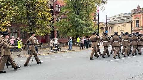 2 Signal Regiment marches past our church, bayonets fixed, exercising its Freedom of the City.
