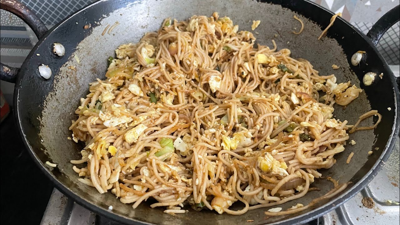 Street Style Egg Chowmein Recipe | Egg Hakka Noodles Recipe | 