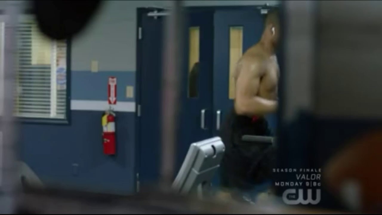 Black Lightning 1x02 Jennifer talks to her boyfriend/and Jefferson ex wife talks to Peter