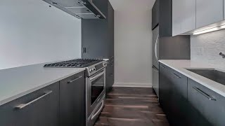 A sunny 1-bedroom #3111 on the Loop / River North border at OneEleven