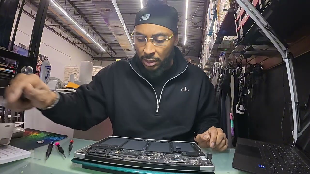 Fixing a 2015 MacBook Air Screen for a Friend of 30+ Years | Repair Vlog