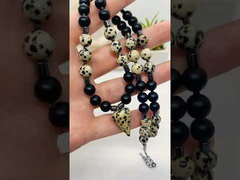 Кольє з підвіскою маятник натуральні камені далматиновая яшма і шунгіт, видео 1