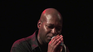 JULIEN JACOB : &quot; DHIDHI &quot; / Théatre de la piscine Châtenay Malabry / France / 2010
