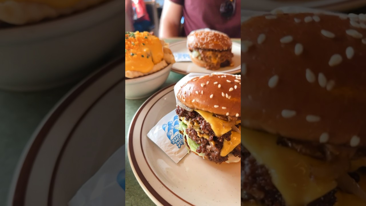 Best Burger Places in Calgary - Class Clown Hamburgers 