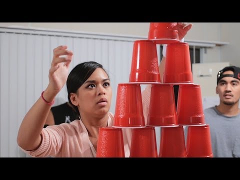 Minute to Win It: Stack Attack (Head-to-Head)