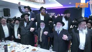 גד אלבז וטל ועקנין מחרוזת ניגוני חב"ד בהתוועדות י"ט כסלו תשפ"ג | מחוברים לנשמה - אלעד