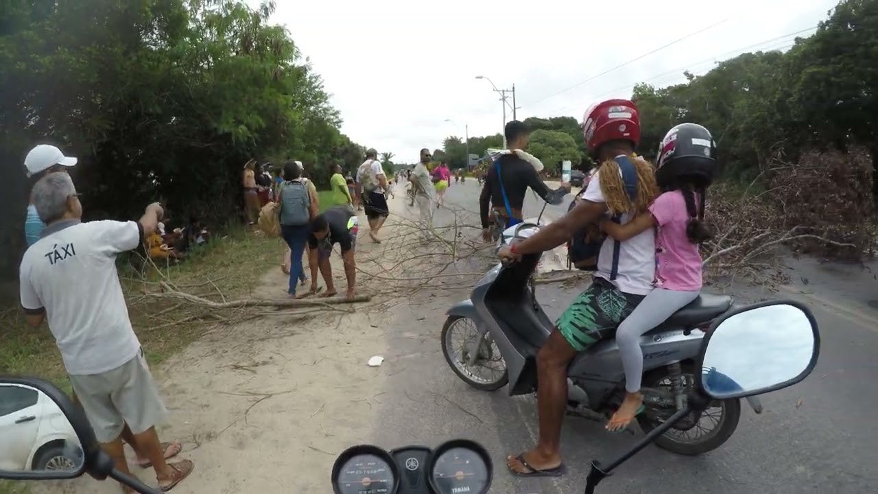 BLOQUEIO DA PISTA POVOS INDÍGENA MANIFESTAÇÃO NÃO AO MARCO TEMPORAL ORLA NORTE DE PORTO SEGURO (2)