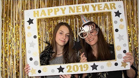 DIY New Year's Eve Photo Booth Picture Frame