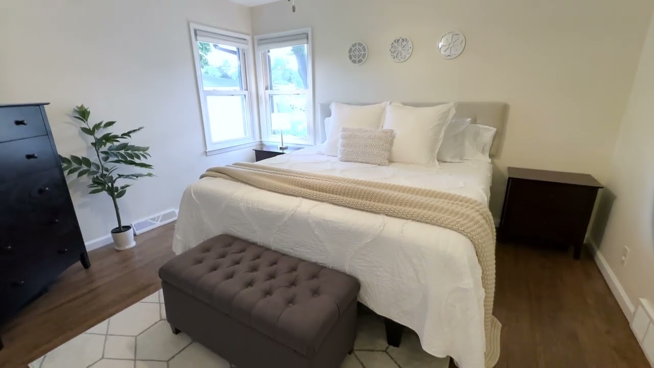 Real Estate Walkthrough Video: 1461 Mayfield NE, Grand Rapids, MI