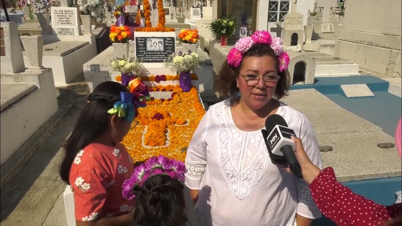 Visitan tumbas de familiares en Panteón de Zapopan YouTube