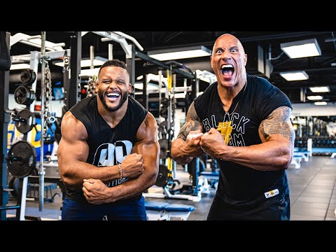 Rams Video: Aaron Donald & Dwayne Johnson Workout Together For Black Adam  Promotion