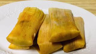 Tamales de chile rojo con carne de cerdo