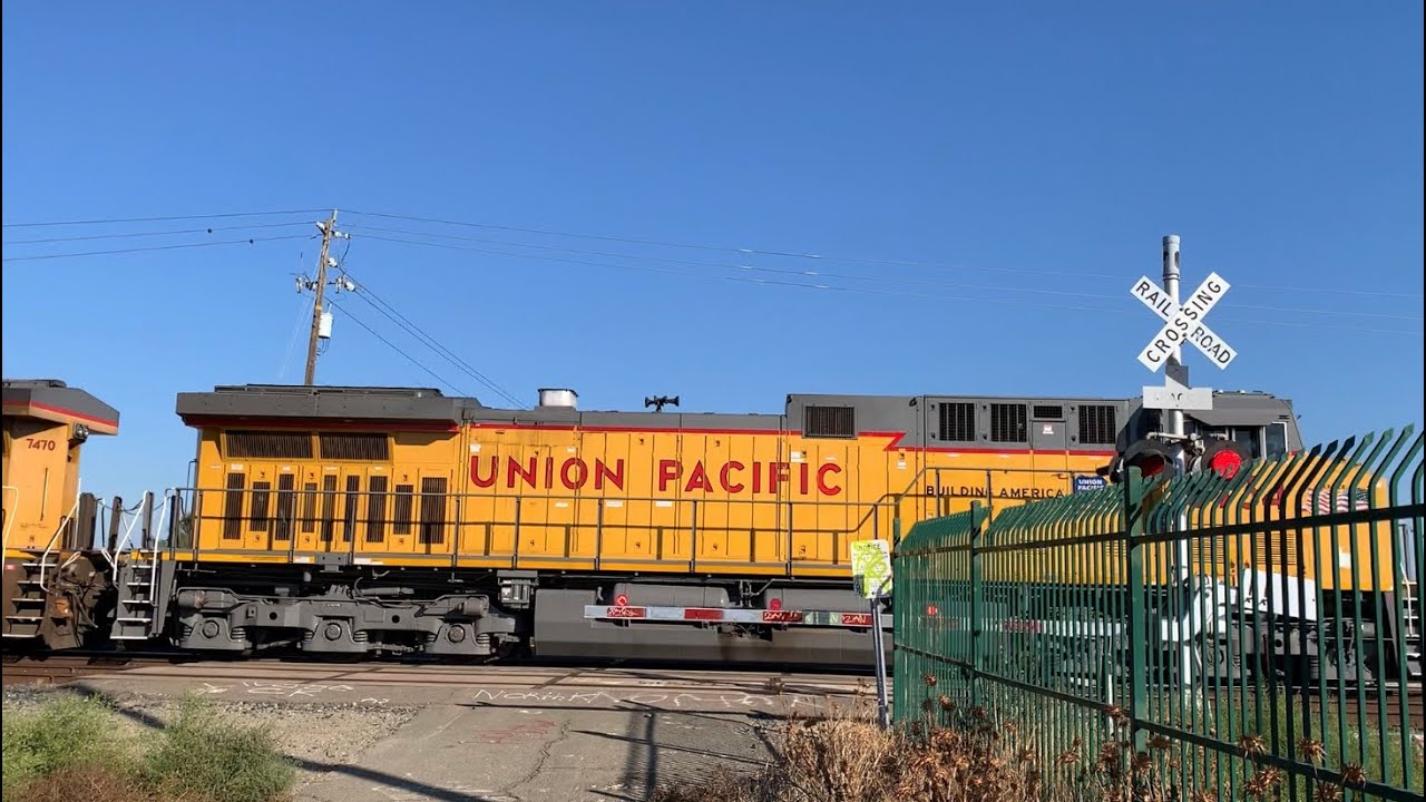 UP 5734 Manifest Train w/ Mid-DPUs South - Calaveras Bike Trail Pvt ...