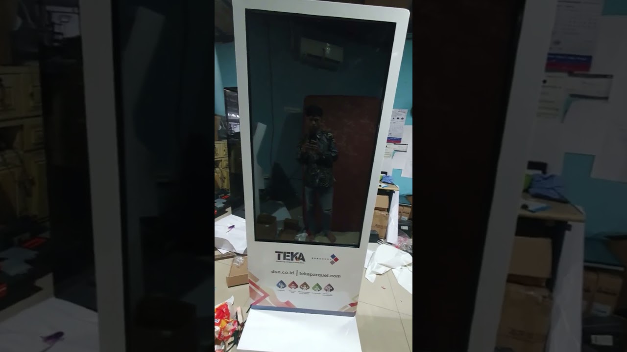 🧠✨ Smart Signage IMVI – Promo Made by Custom!