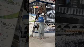 Poor man loves for Kaaba 😭 #islam#islamicstatus#shorts