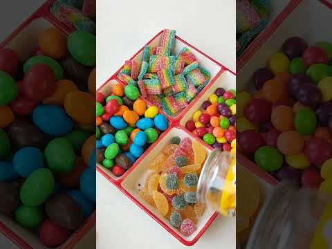 endless gummies #shorts #satisfying #howto #shortvideo #fillingplatterwithsweets #sweets