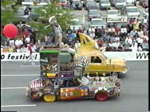 Tom Kennedy's Art Car Crew Do The Indy 500