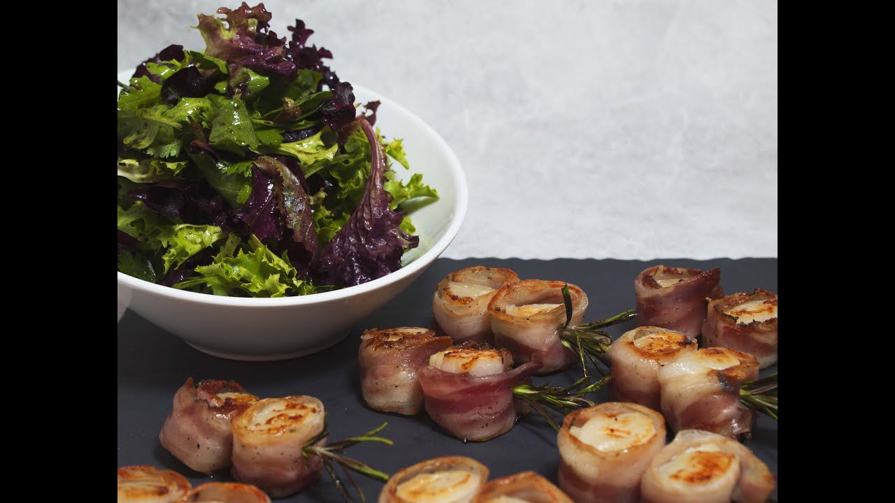 Brochettes de Saint-Jacques au lard, salade d'herbes acidulée - YouTube