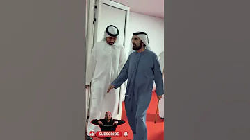 شوفوا اللي صار ما تتوقعون اللي صار شيخ بن زايد قرر يخرج في العباة بدون كلسون والنتيجة كانت 