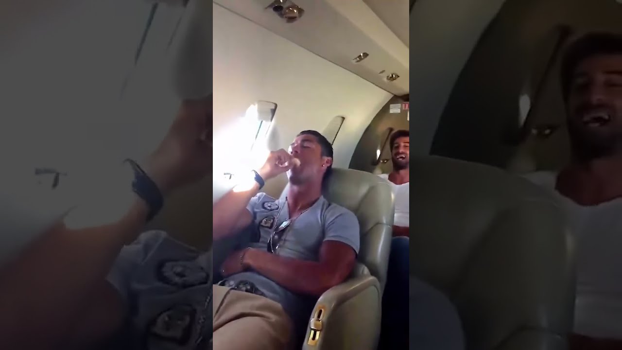 Cristiano Ronaldo got pranked in the airplane 😂 (via rickyregufe/Instagram) #shorts