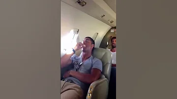 Cristiano Ronaldo got pranked in the airplane 😂 (via rickyregufe/Instagram) #shorts