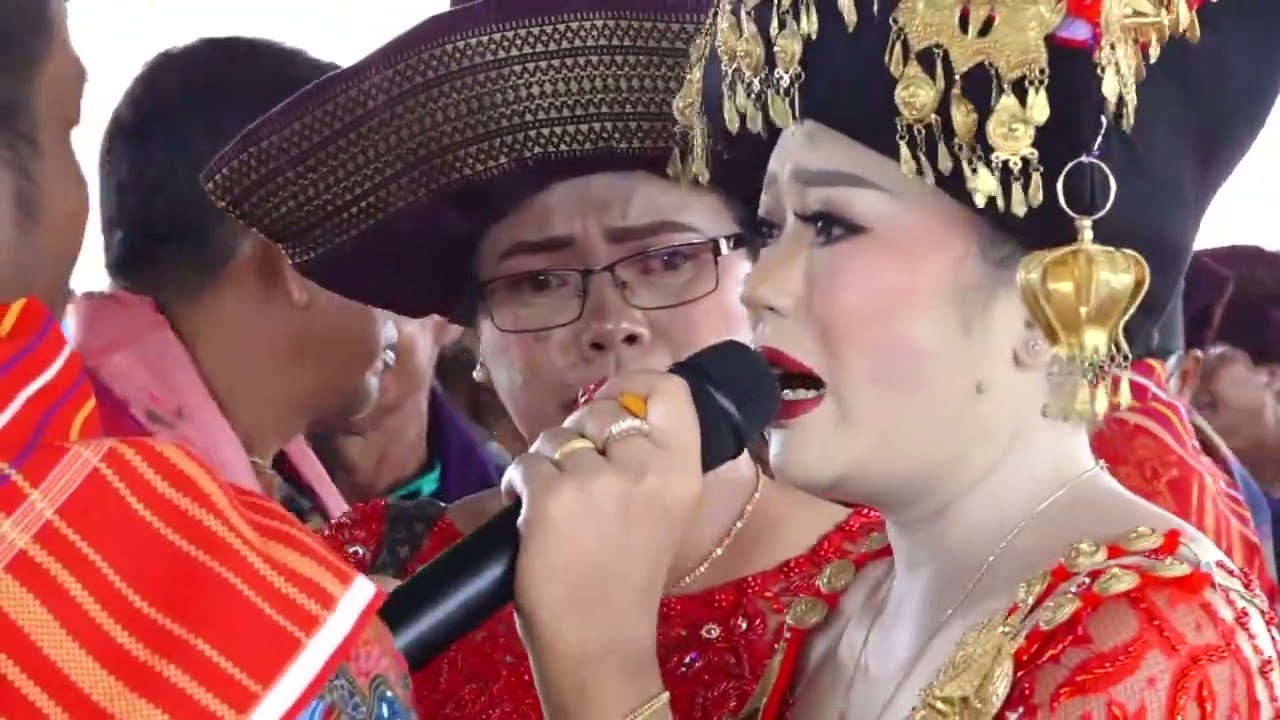 adu pengantin kerja adat andi & devi batu karang