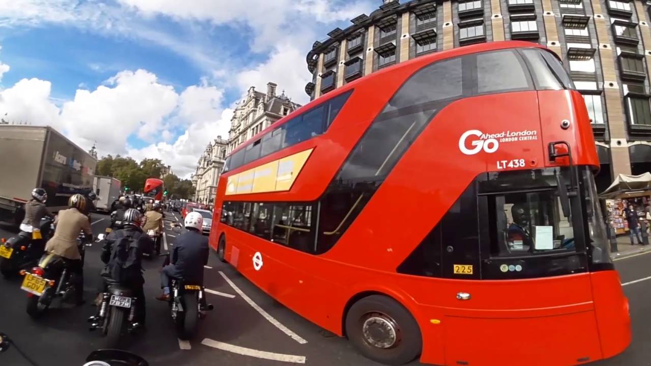 A 360 of The Distinguished Gentleman's Ride in London 2016 bobber handlebars