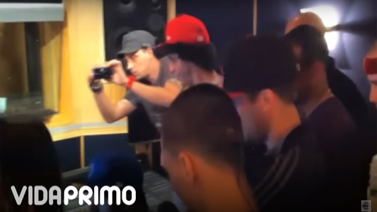 Alex Kyza y De La Ghetto - Grabando En el Estudio de Cartel Records