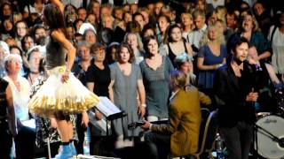 Kör för alla, Caroline af Ugglas & Martin Stenmark, Cirkus, Stockholm, 2011-05-14