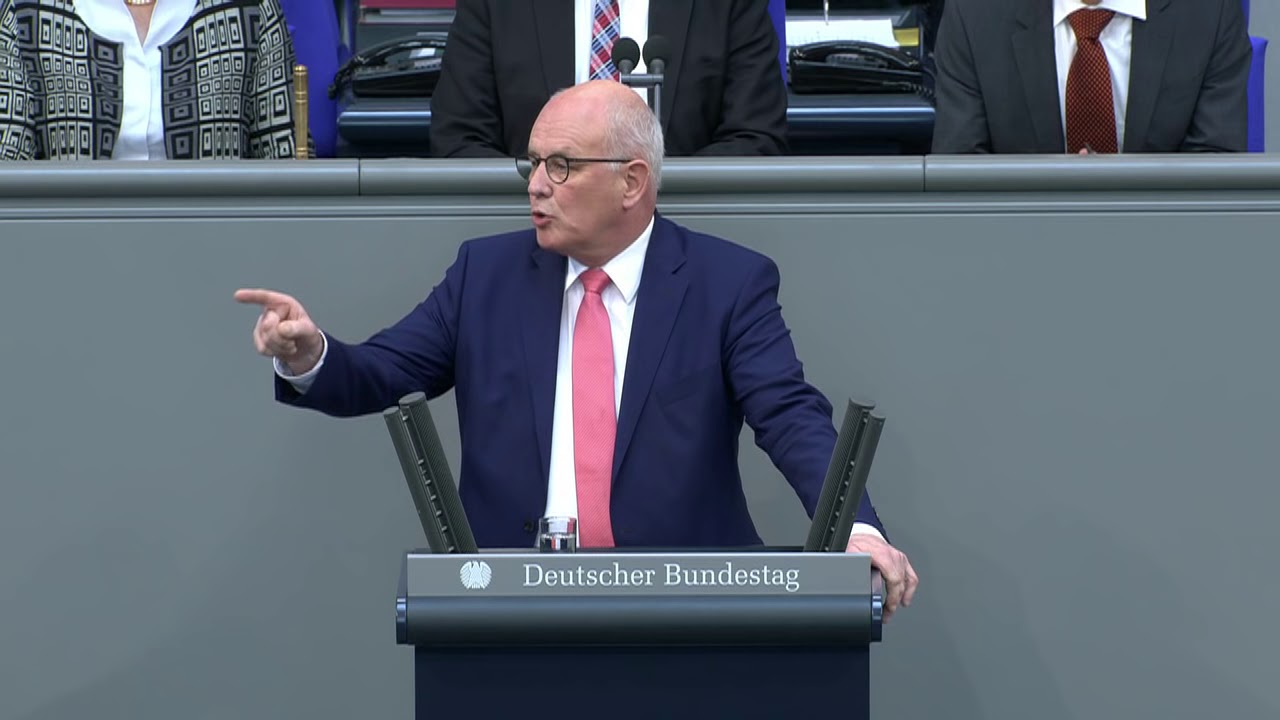 Kauder liest Weidel im Bundestag die Leviten: "Sie sind erst mal ruhig und hören zu"