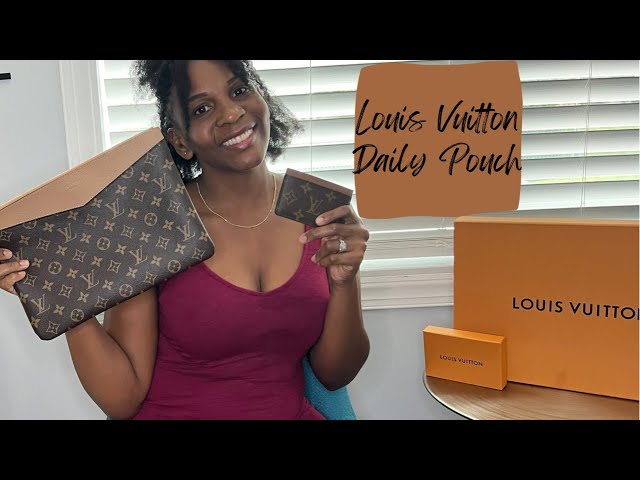 LOUIS VUITTON DAILY POUCH AND CARD HOLDER 