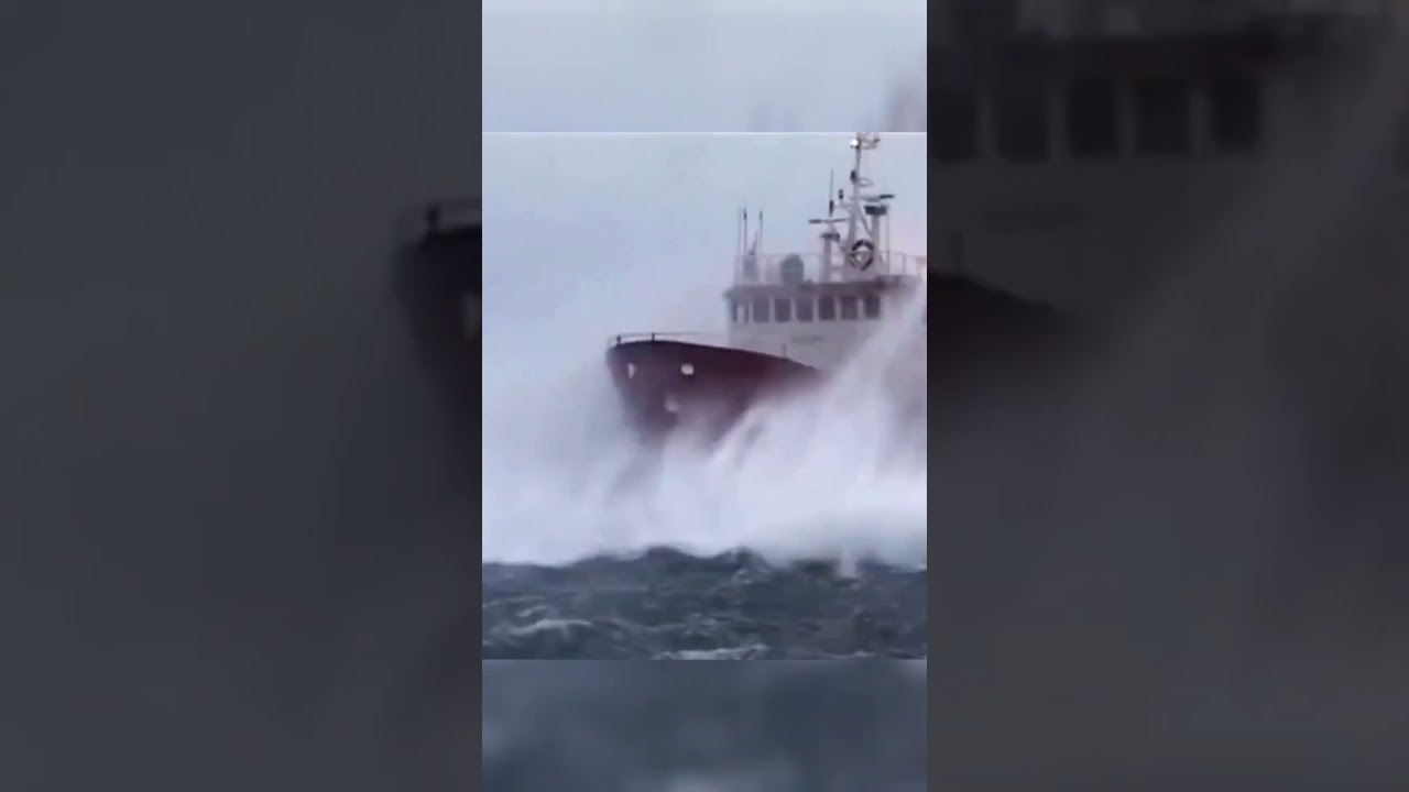 बीच समंदर तूफान मे फसी Ship अब क्या होगा😯😯 #short #shortsvideo