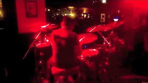 Setting up and tearing down advice for the gigging drummer