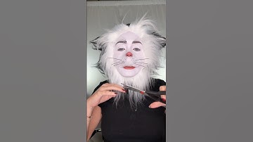let’s turn into the Cat in the Hat😅 #makeupshorts #halloweenmakeup #sfxmakeup #makeuptutorial