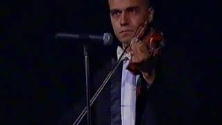 Дони и Момчил със Слави Трифонов и Евгени Димитров - Уморени крила (1995) chords