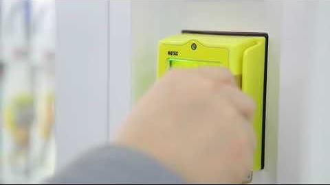 Vending machine with NAYAX card reader